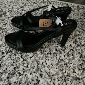 Zurin Women's Black Heels size 9